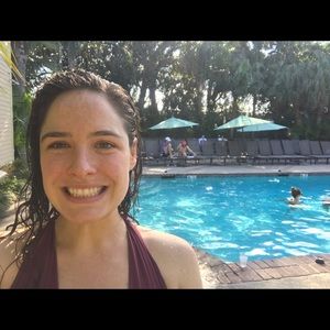 Meet your Posher, Danielle